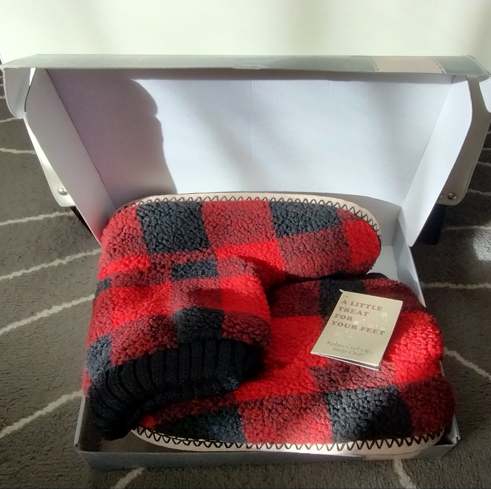 NWT in Box Slipper Socks Buffalo Check Pattern - Picture 5 of 16